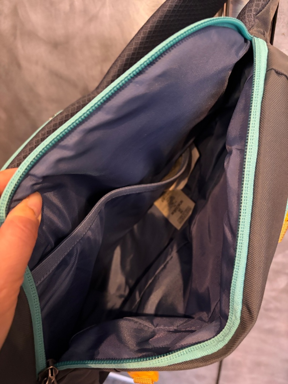 Patagonia atom sling crossbody bag - Picture 3 of 3